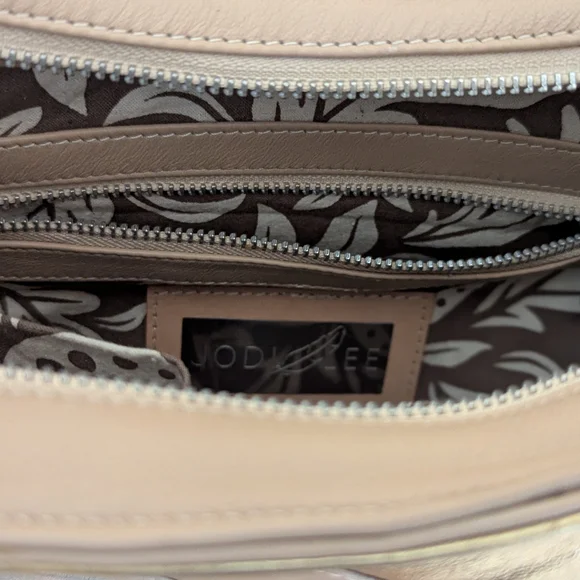 Jodi Lee Lotus Sample Bag - Picture 4 of 4